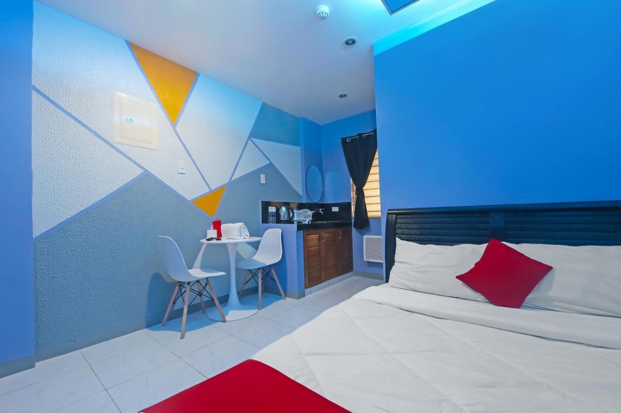 Oyo 896 Silverio Suites Manila Ngoại thất bức ảnh
