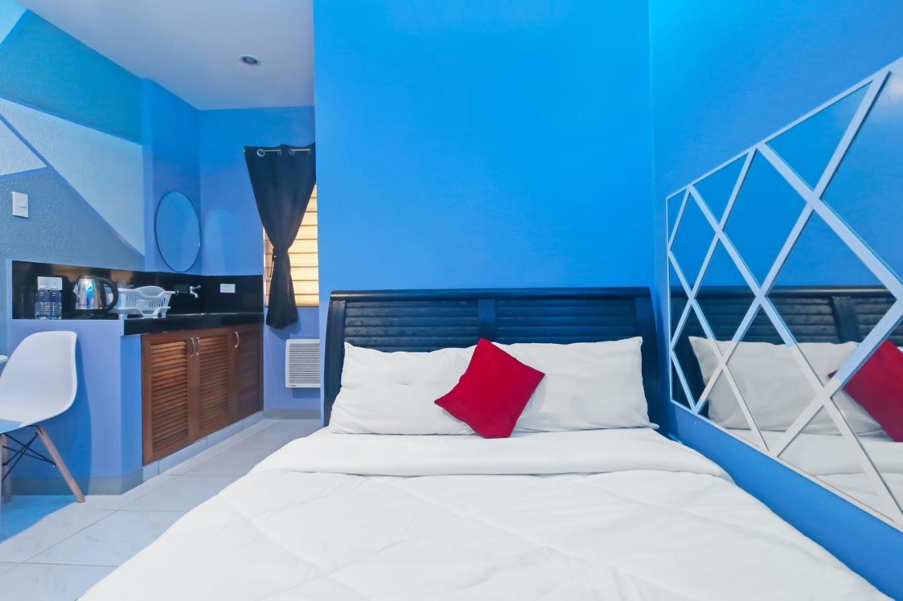 Oyo 896 Silverio Suites Manila Ngoại thất bức ảnh